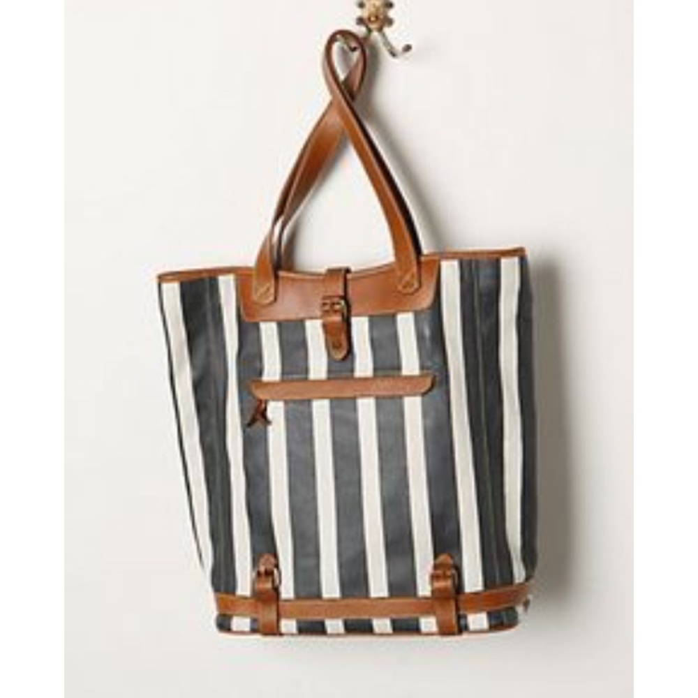 Holding horses tote